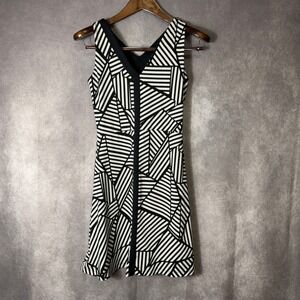 Title Nine Dream Dress Geometric Striped Sleeveless V-Neck Size S Black White